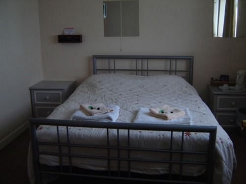 The Fox & Hounds Hotel Swindon Ngoại thất bức ảnh